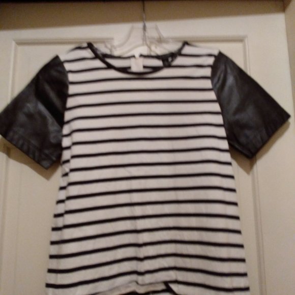 Ann Taylor White and Black Short Sleeve Pleather sleeves top Size XS - Picture 1 of 3
